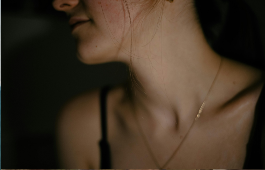 A sleek smart necklace