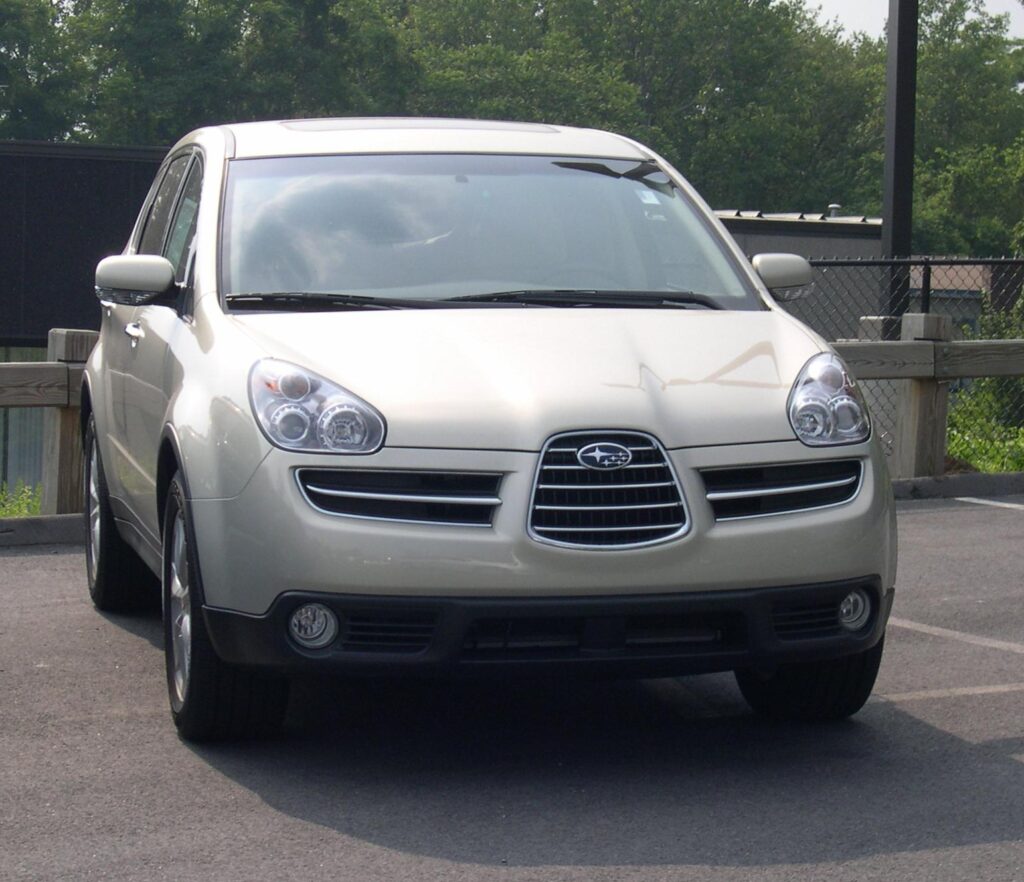 2005 Subaru B9 Tribeca front