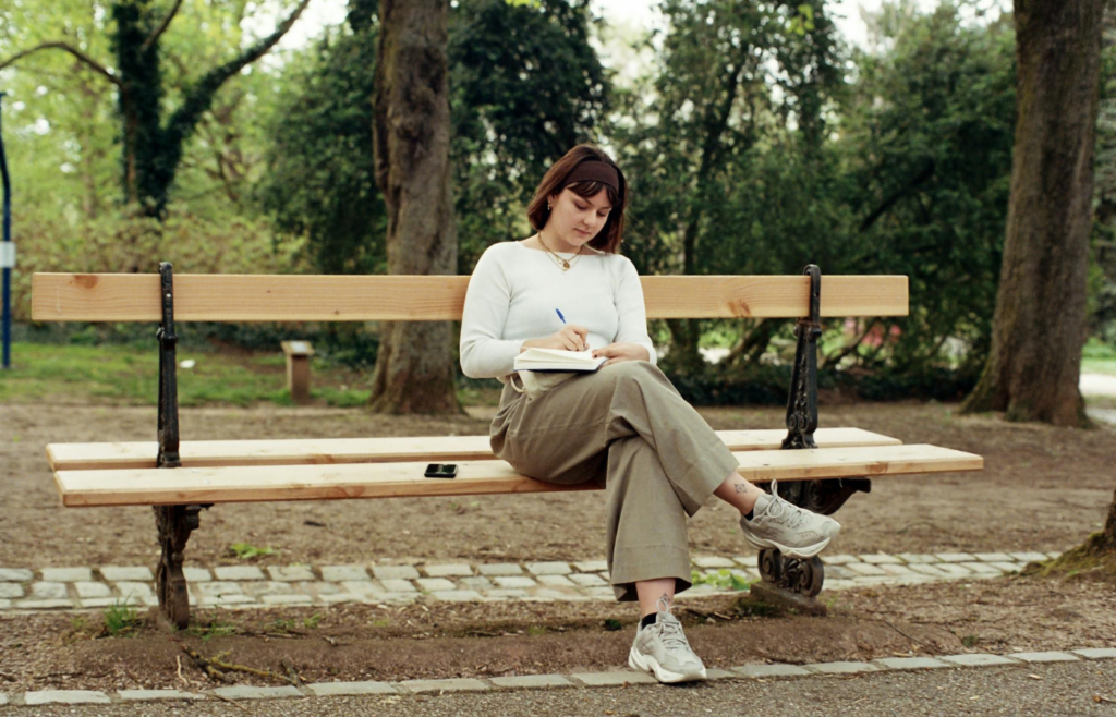 Individual journaling in a quiet setting